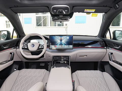 2025 BYD Tang DM-i Image 10